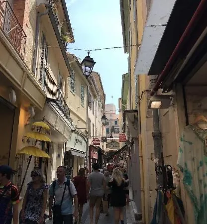 Cozy On The Διαμέρισμα Αντίμπ