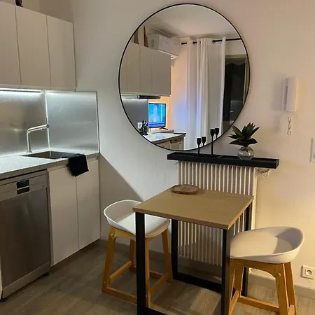 Cozy On The Αντίμπ